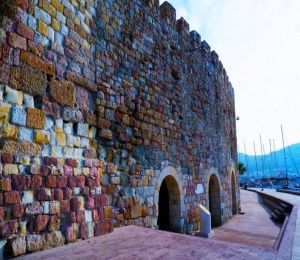 Beş Kapılar Kalesi