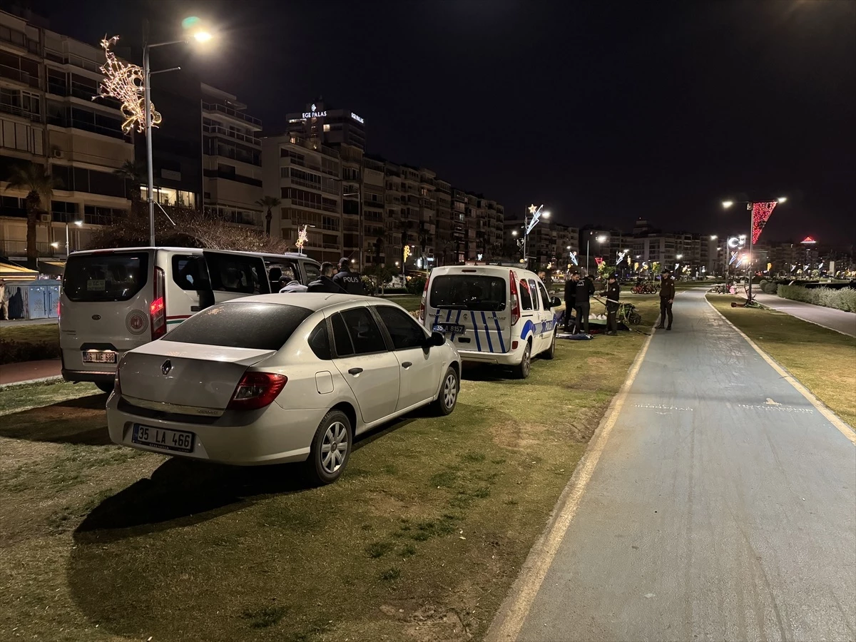 İzmir'in Konak ilçesinde sahil yolunda bir kişi ölü bulundu