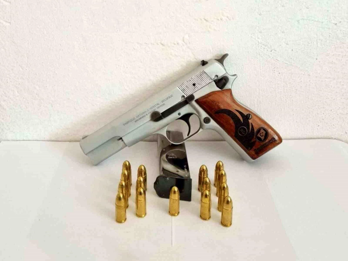 Tekirdağ'da Jandarma, Üst Aramasında Ruhsatsız Silah Ele Geçirdi