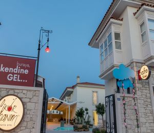 Likör Hanım Otel