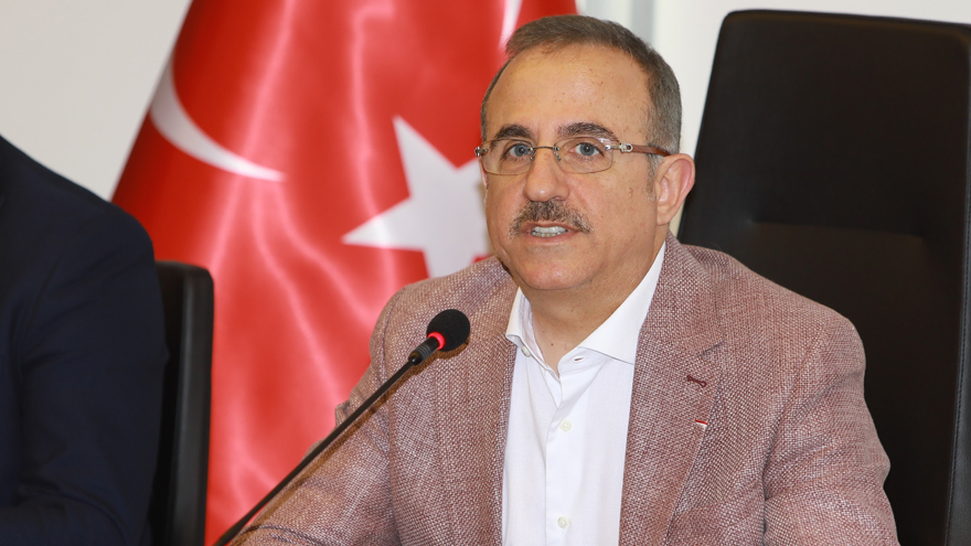 AK Partili Sürekli'den CHP'li mevkidaşı Yücel'e yanıt: AK Parti, anket yarıştırmaz; hizmet yarıştırır
