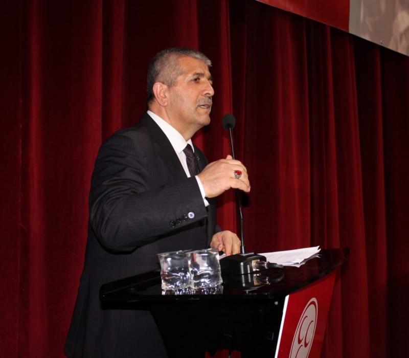 MHP'li Şahin Büyükşehir'i topa tuttu: Güzel İzmir kokan İzmir oldu