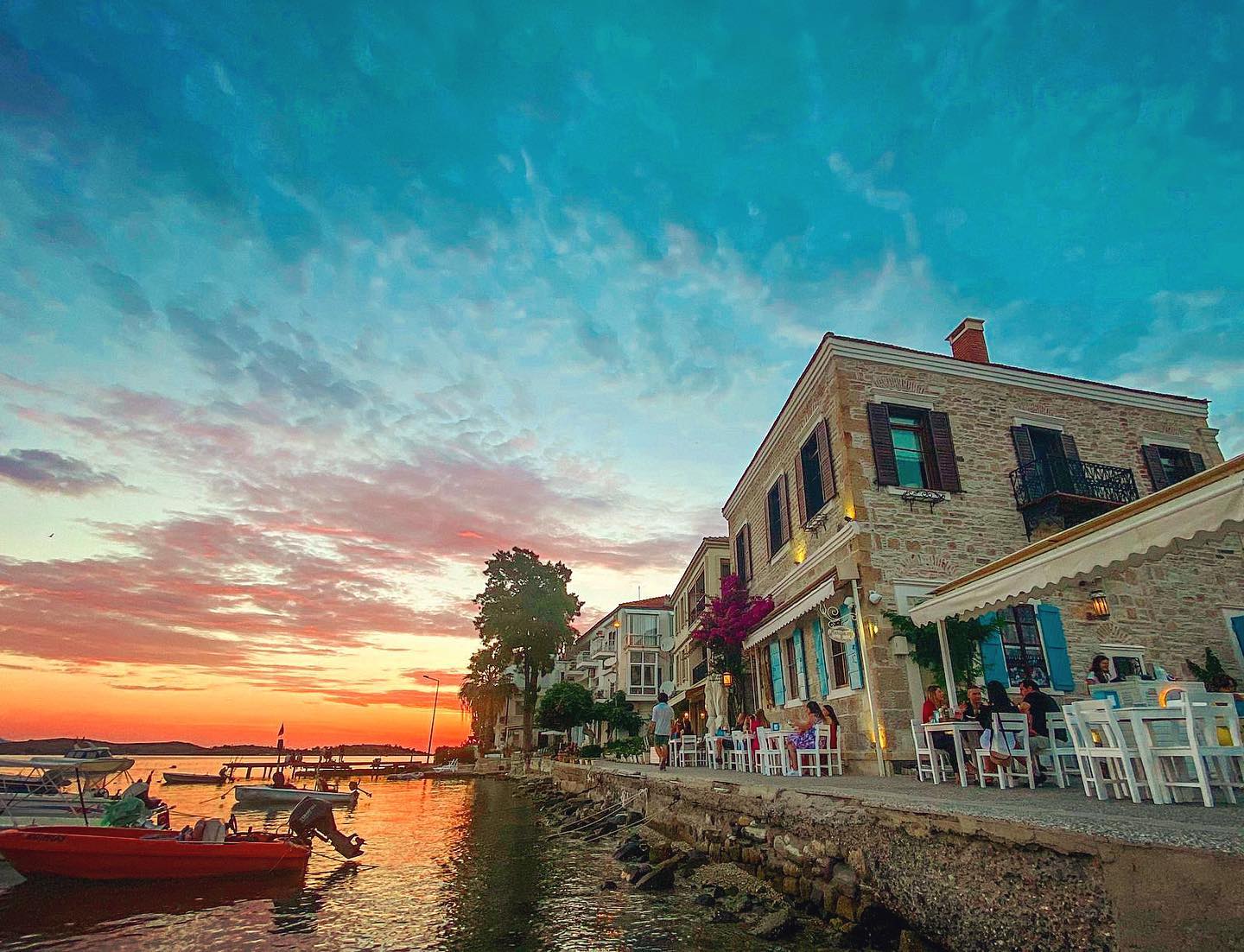 Kavala Cafe & Winehouse Fotoğrafları