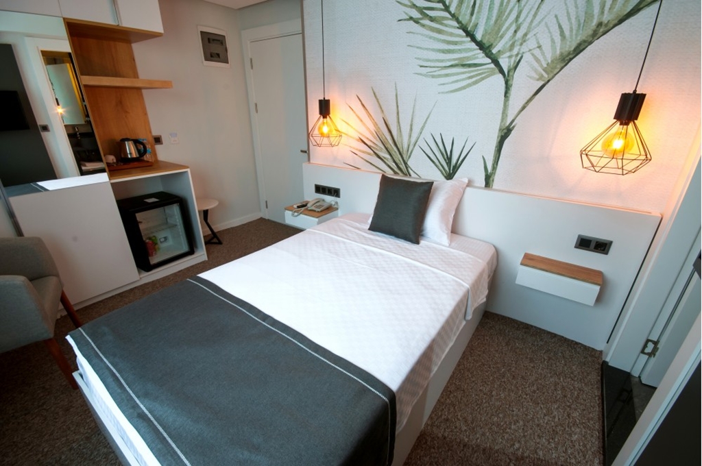 Luis Otel Fotoğrafları