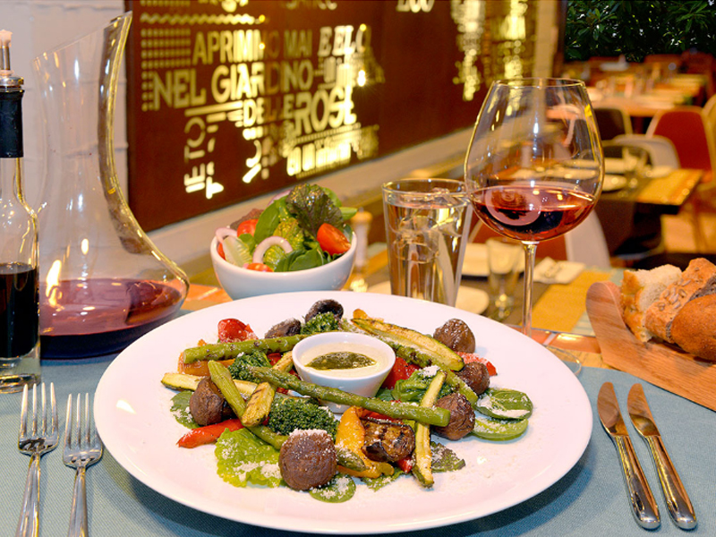 Les Quais de Smyrna Fotoğrafları