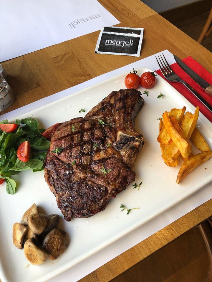Mengoli Burger Steak Fries Fotoğrafları