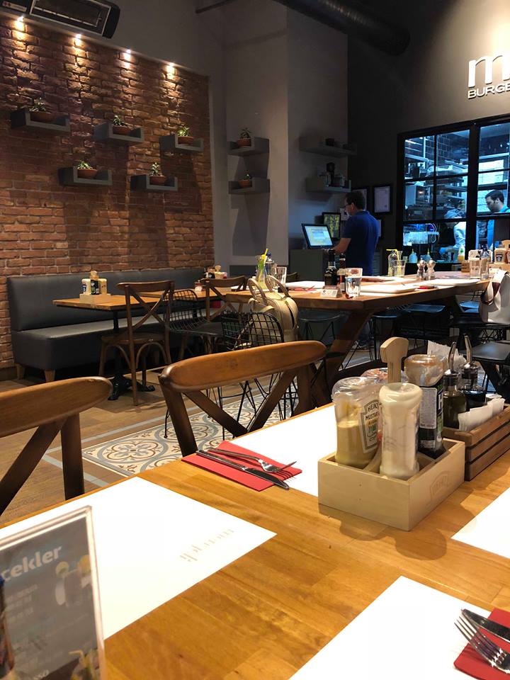 Mengoli Burger Steak Fries Fotoğrafları