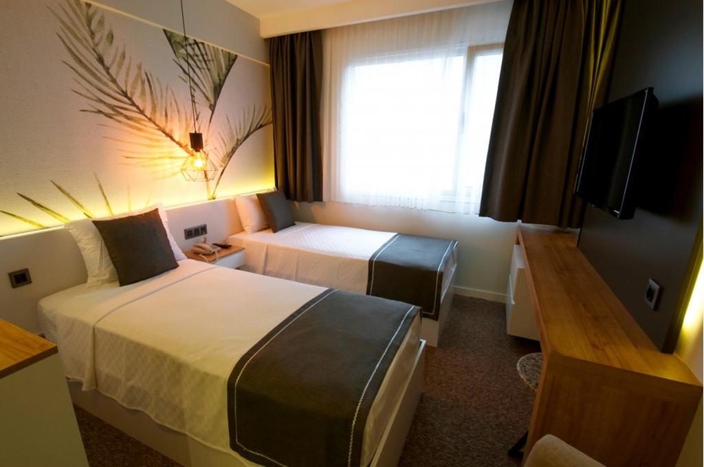 Luis Otel Fotoğrafları