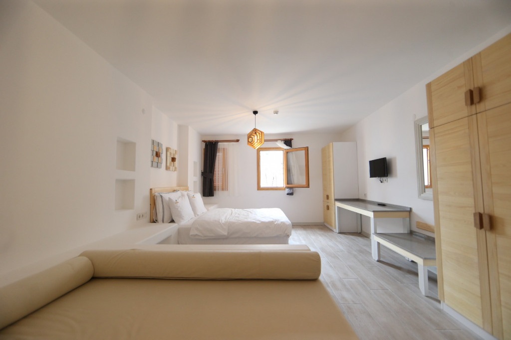 White Orange Hotel & Cafe Fotoğrafları