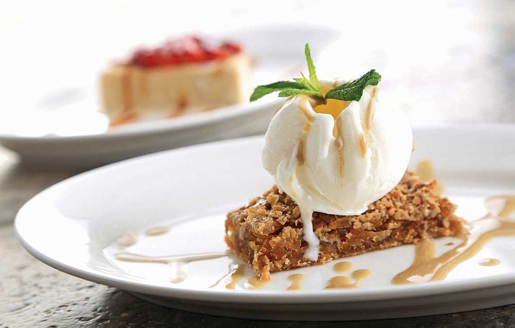 Fava Meze & Balık Fotoğrafları