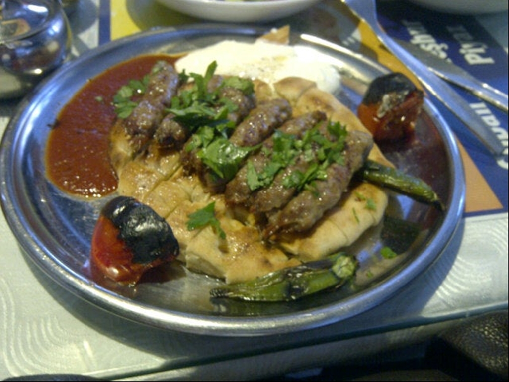 Doyuran Manisa Kebabı Fotoğrafları