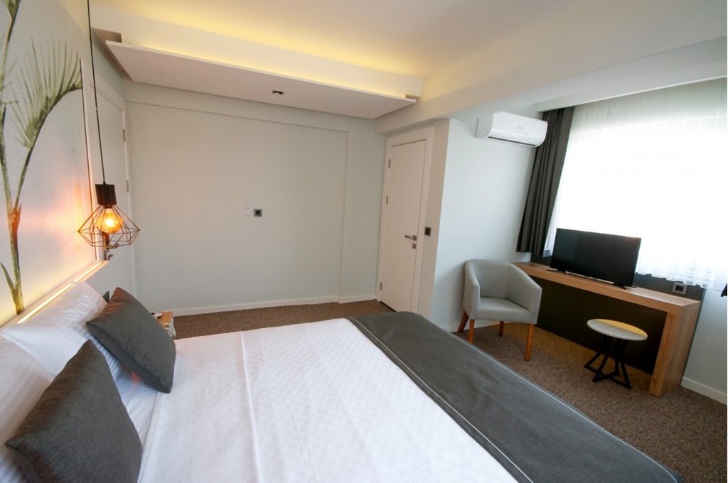 Luis Otel Fotoğrafları