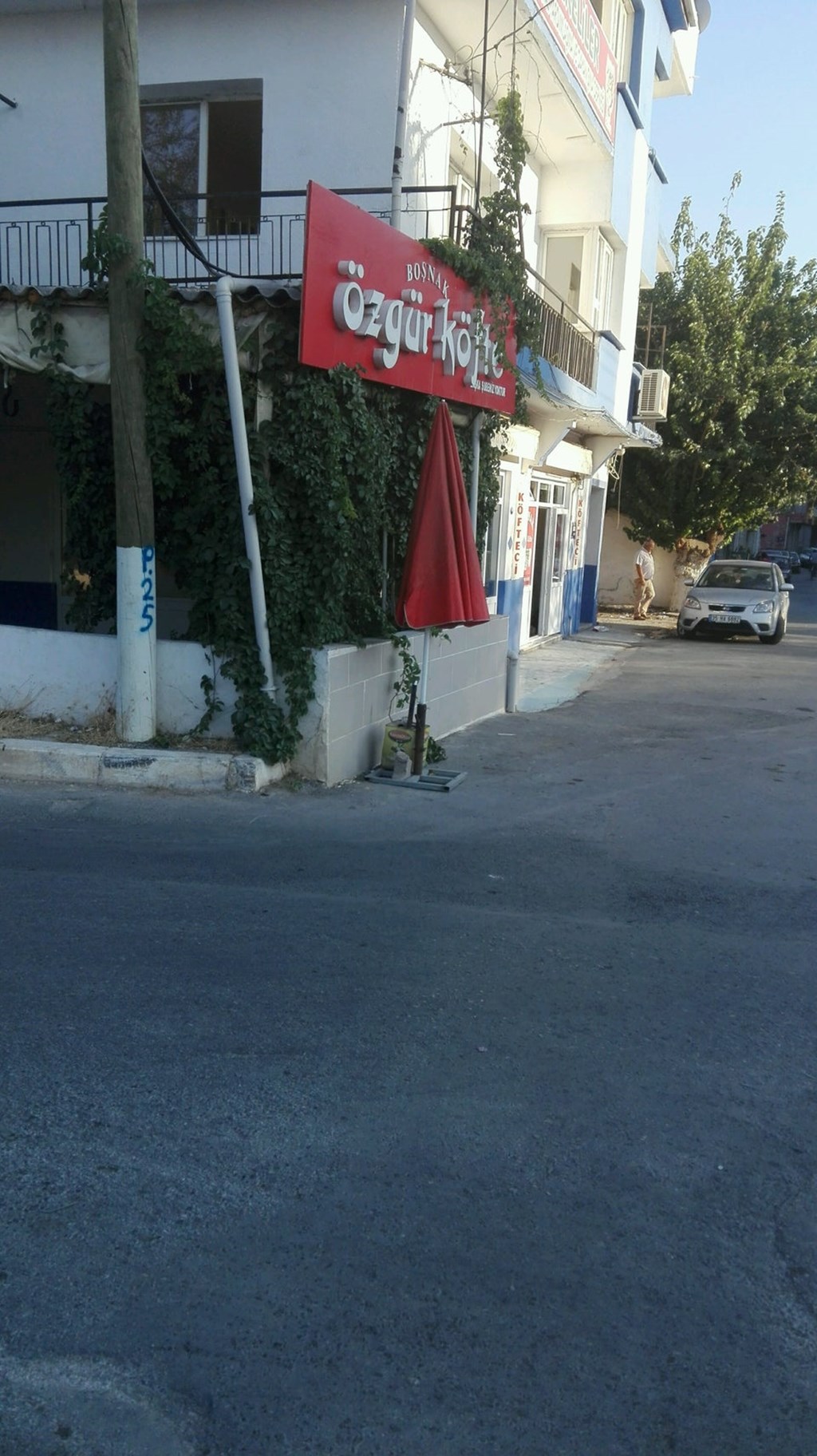 Boşnak Özgür Köfte Salonu Fotoğrafları