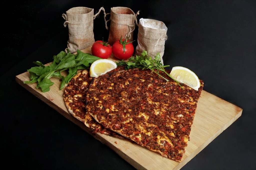 Ay İpek Fotoğrafları