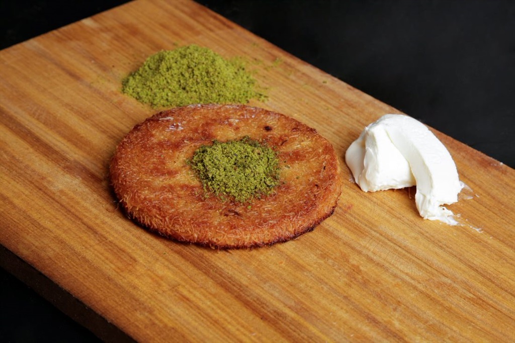 Ay İpek Fotoğrafları