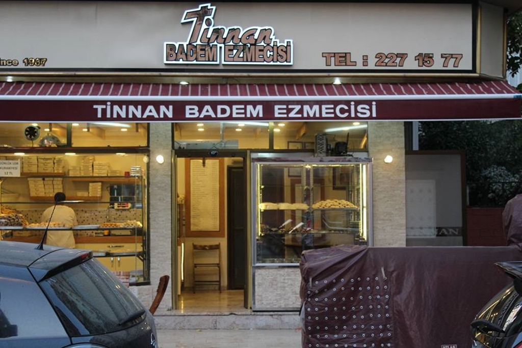 Tinnan Badem Ezme Fotoğrafları