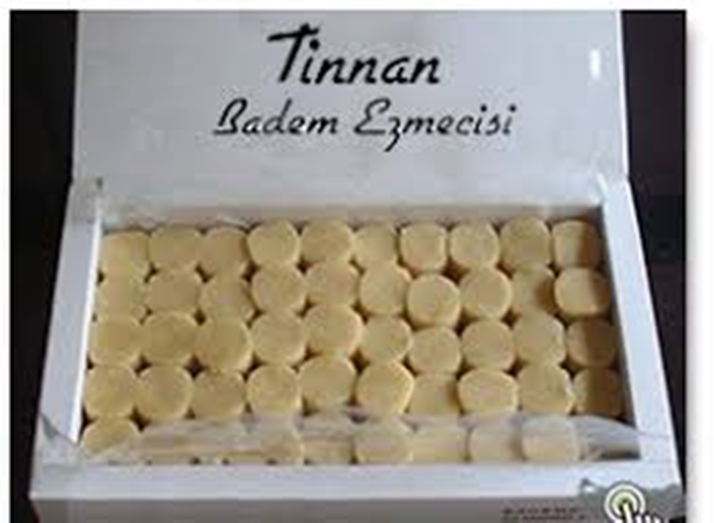 Tinnan Badem Ezme Fotoğrafları