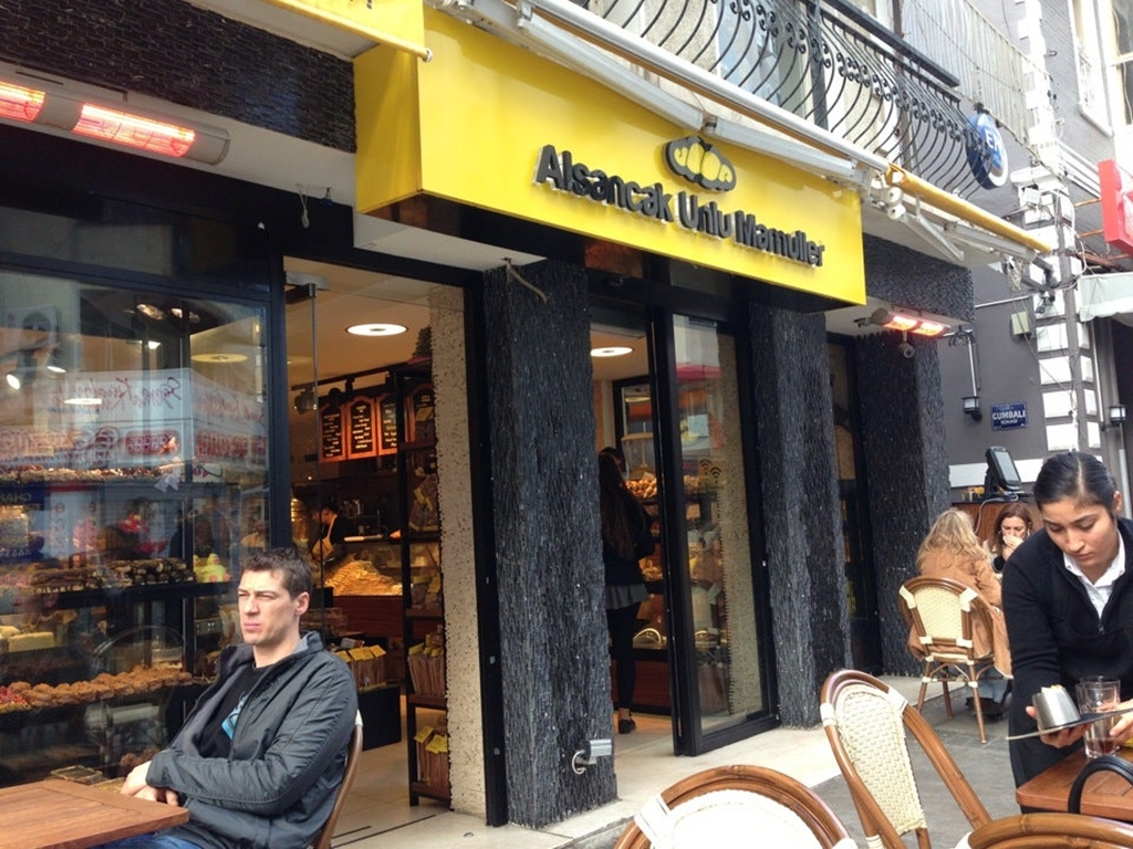 Alsancak Unlu Mamüller - Konak Fotoğrafları