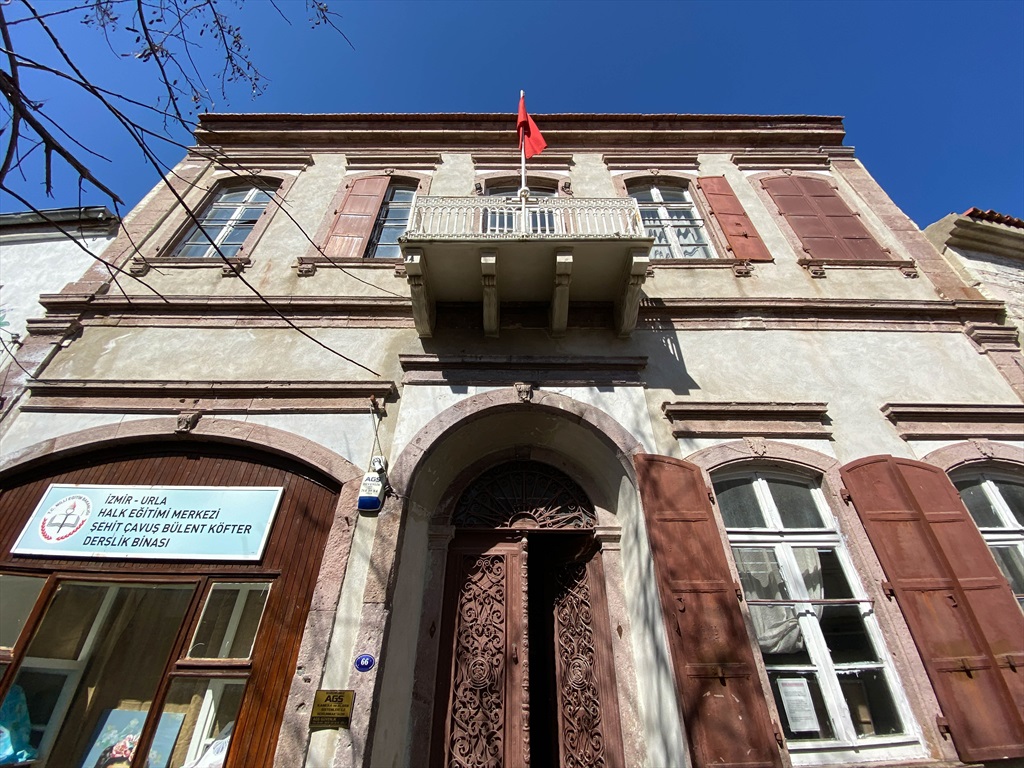 Pratik Kız Sanat Okulu Fotoğrafları