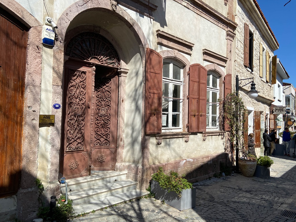 Pratik Kız Sanat Okulu Fotoğrafları