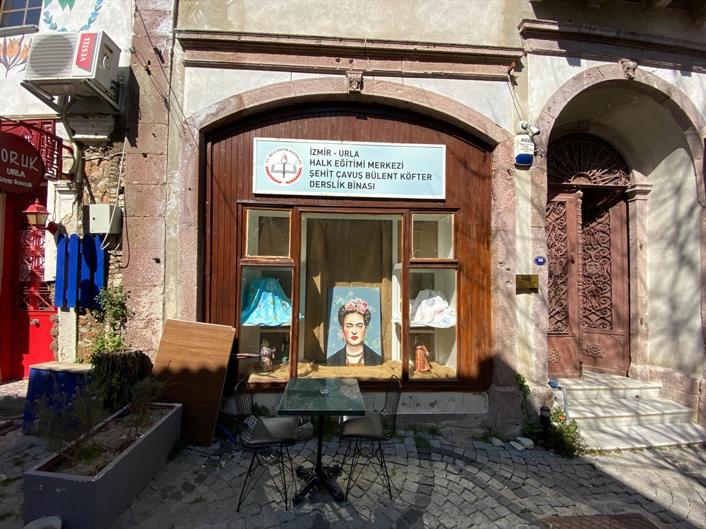 Pratik Kız Sanat Okulu Fotoğrafları