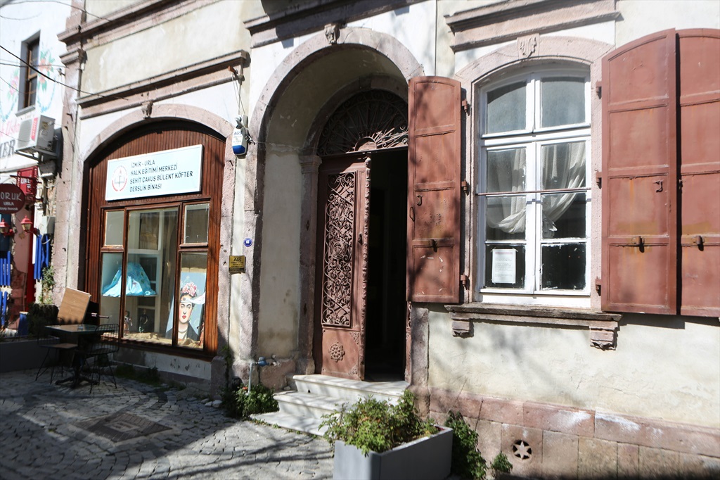 Pratik Kız Sanat Okulu Fotoğrafları