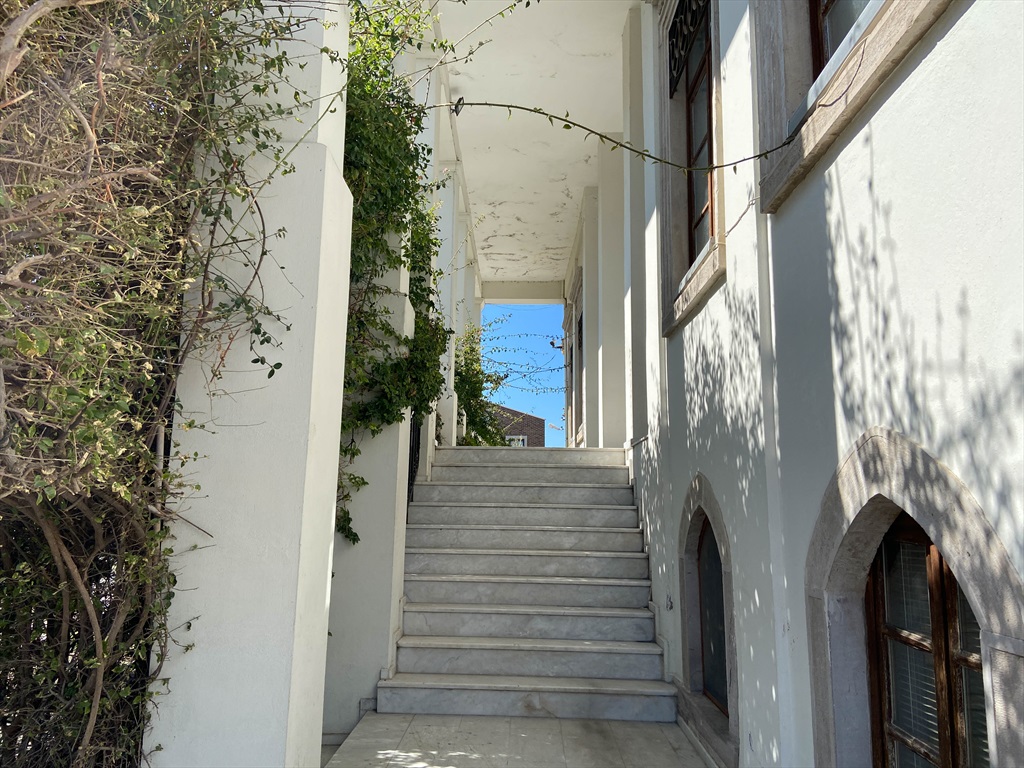 Urla Tarihi Belediye Binası Fotoğrafları