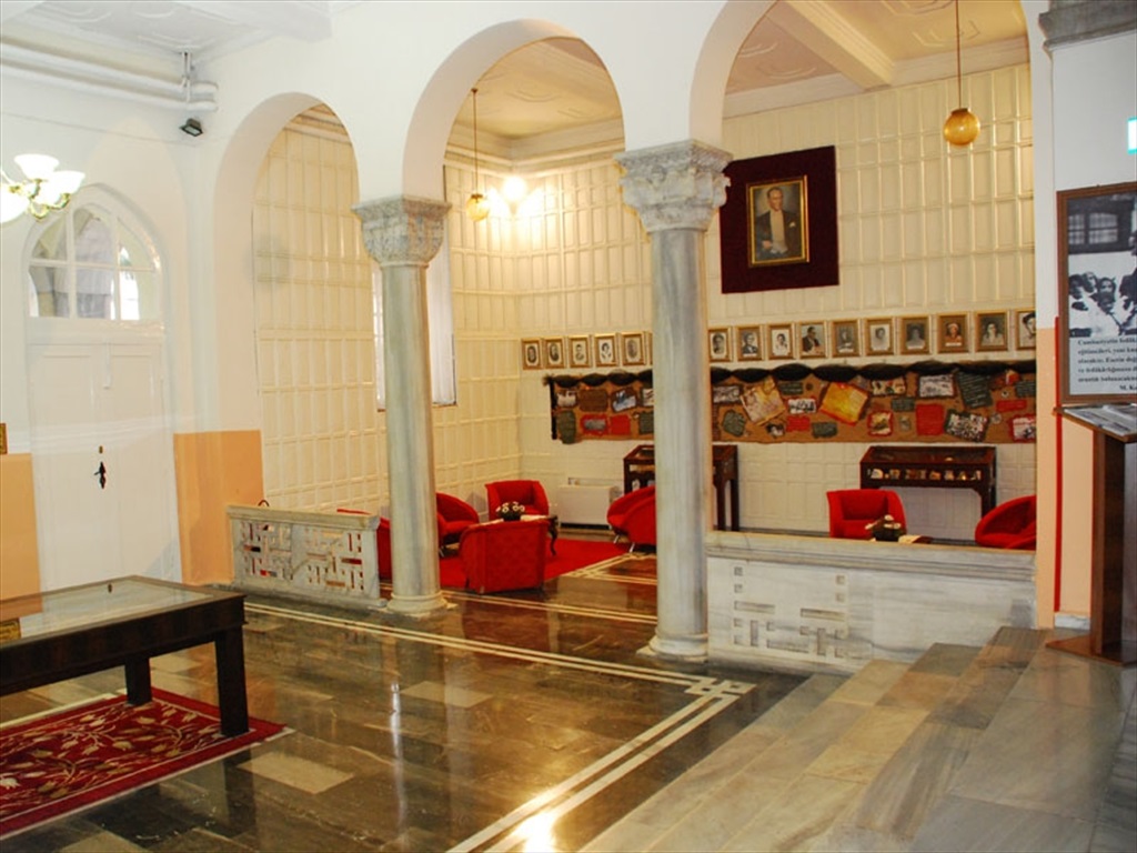 İzmir Kız Lisesi Fotoğrafları