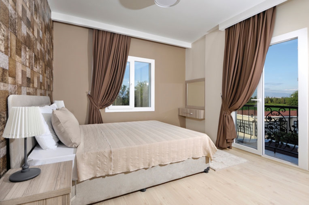 B.Equine / Range Hotel Fotoğrafları
