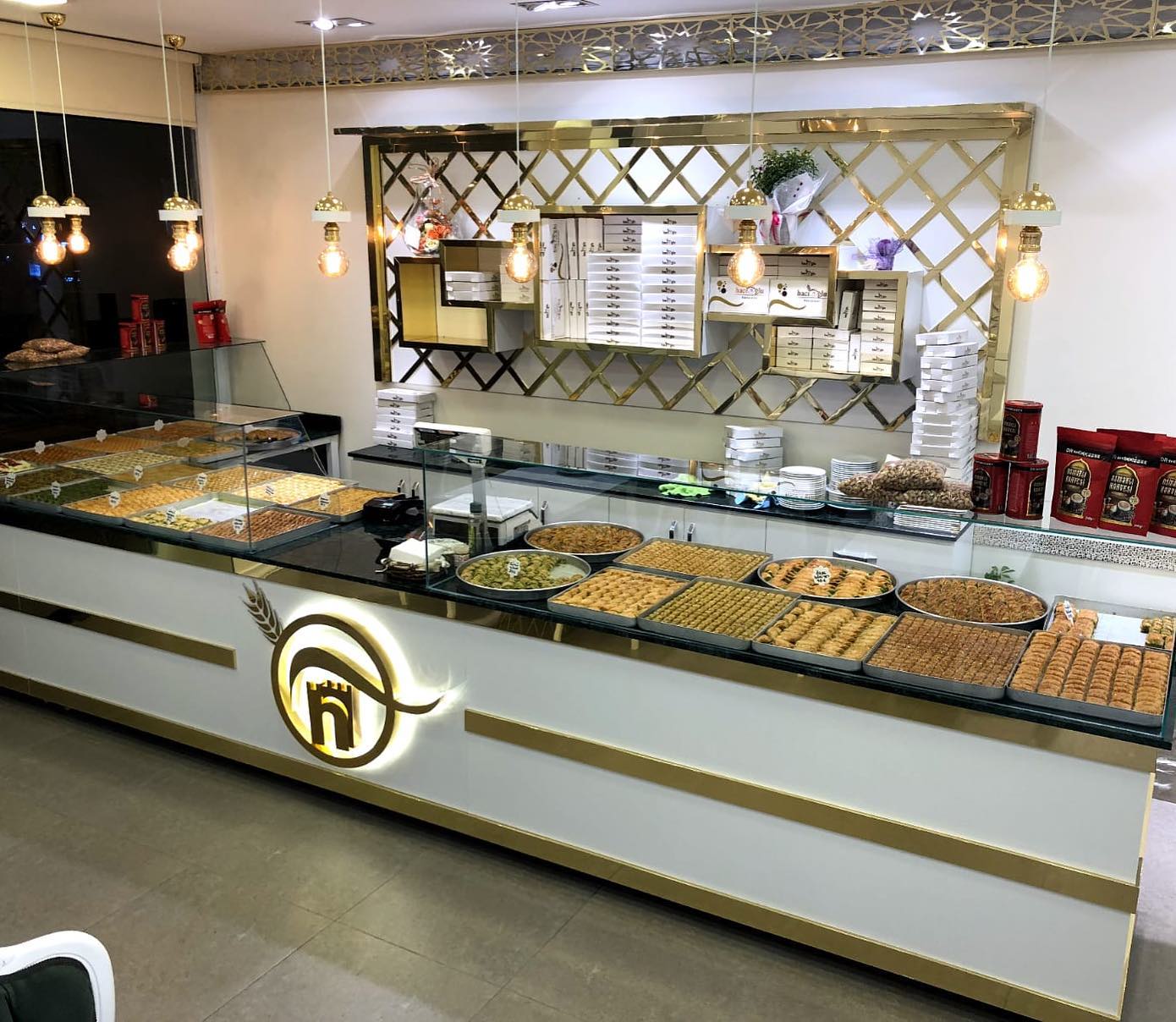 Bergama Hacıoğlu Baklava & Künefe Fotoğrafları