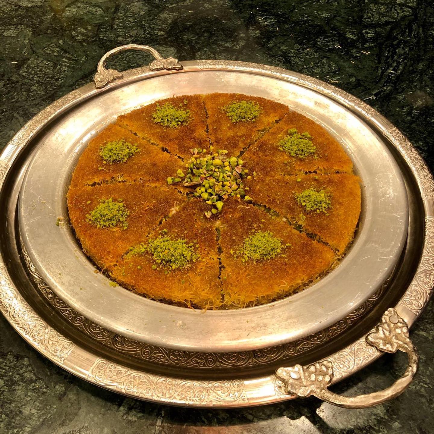 Bergama Hacıoğlu Baklava & Künefe Fotoğrafları