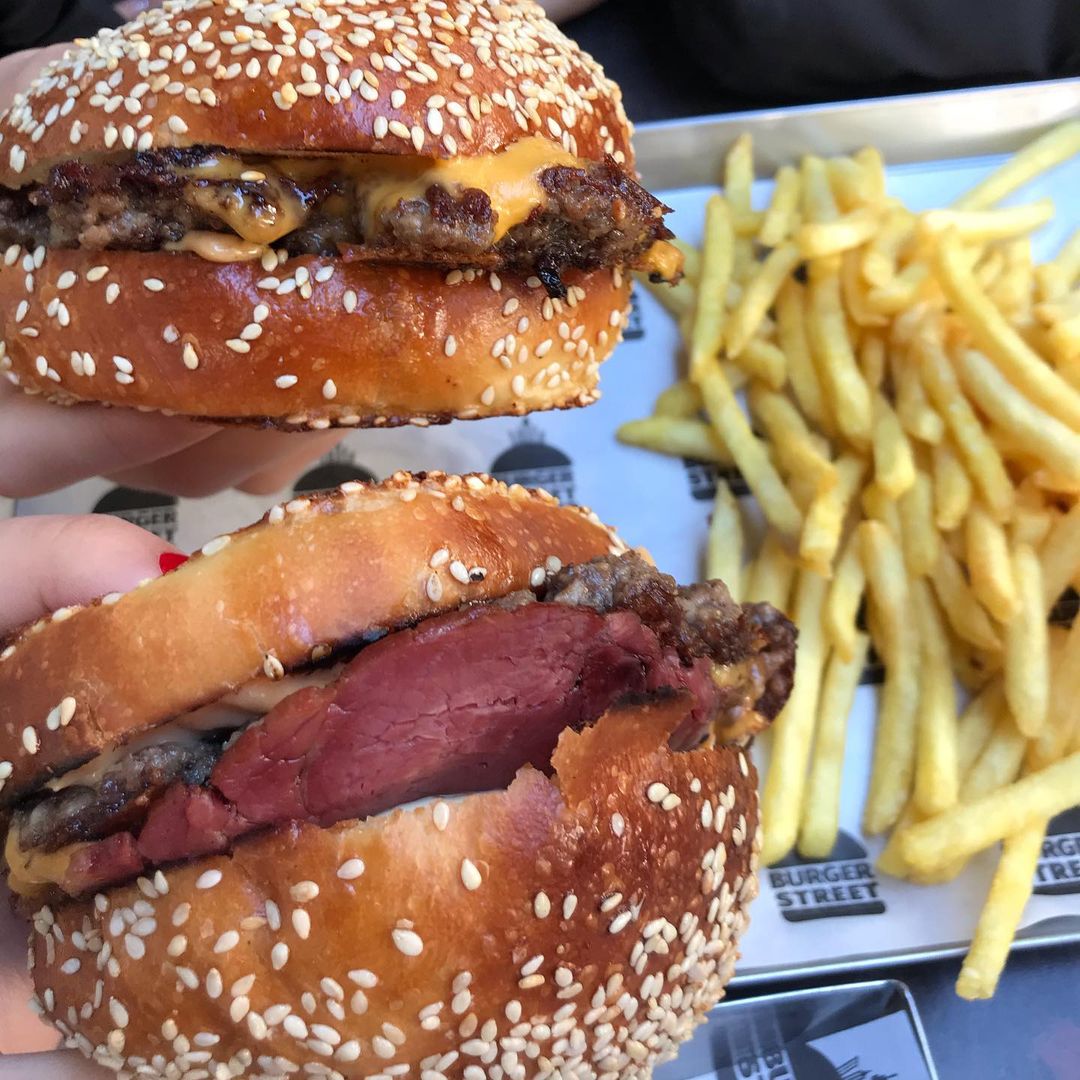 Burger Street Fotoğrafları