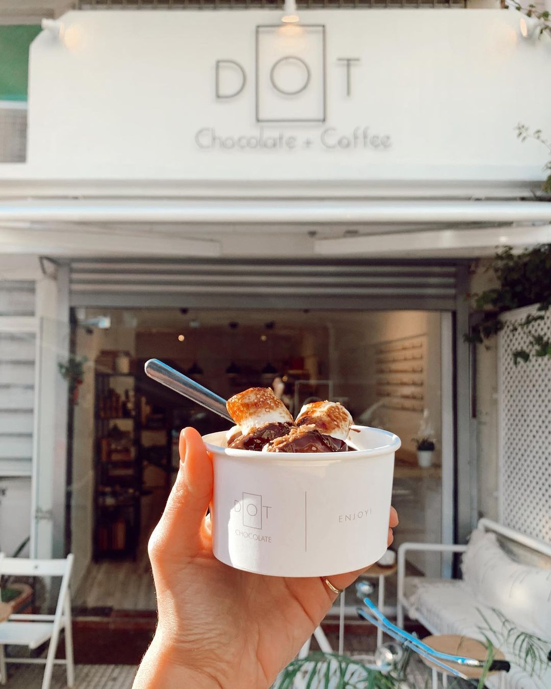 Dot Chocolate Fotoğrafları