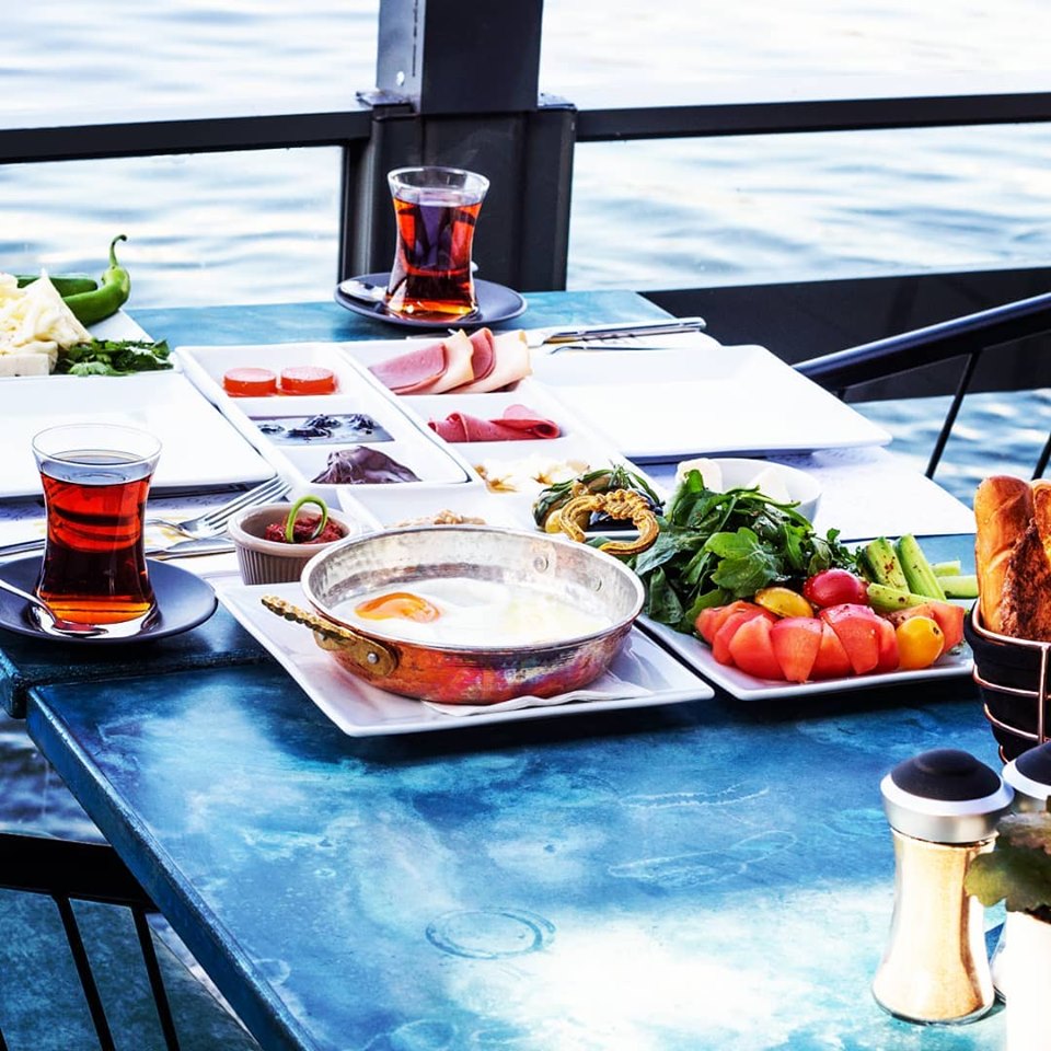 Either Or Konak Pier Fotoğrafları