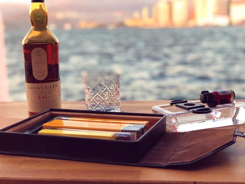 Either Or Konak Pier Fotoğrafları