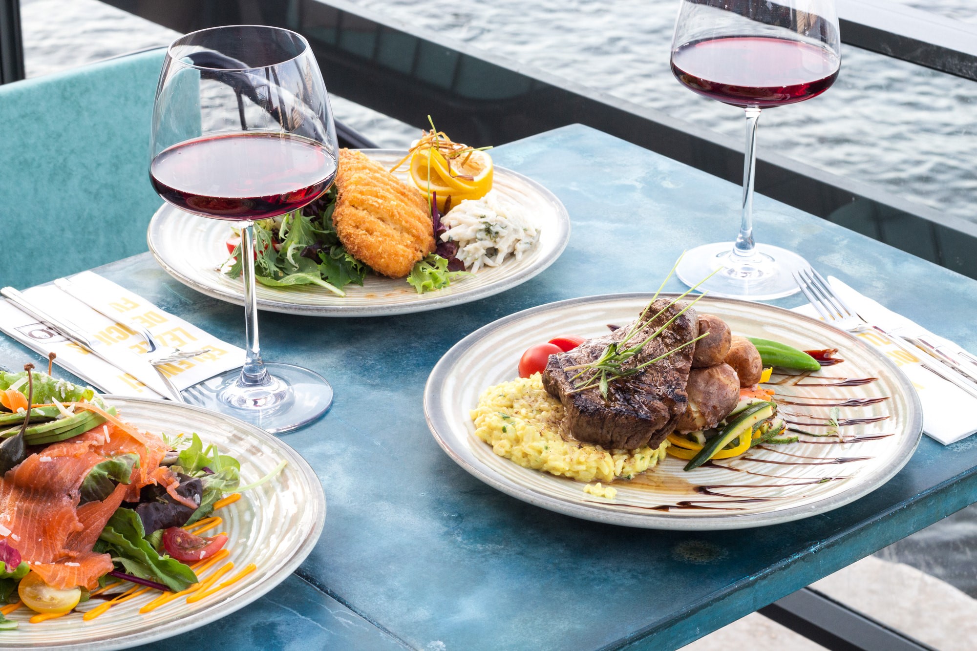 Either Or Konak Pier Fotoğrafları