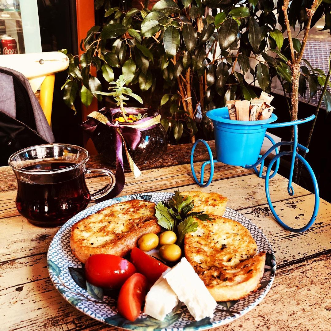 Enfes Şeyler Cafe & Bistro Fotoğrafları