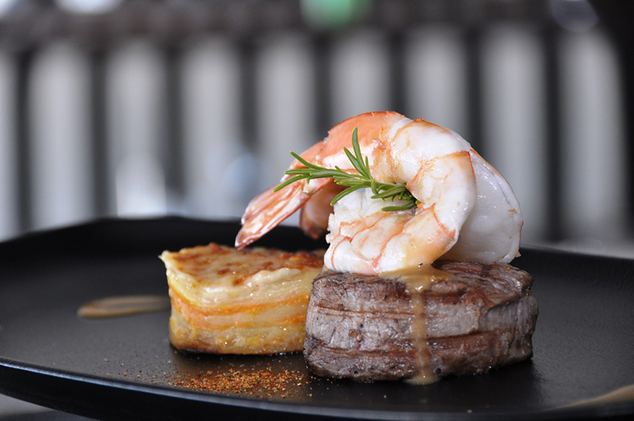 Swissotel Büyük Efes Equinox Restaurant Fotoğrafları