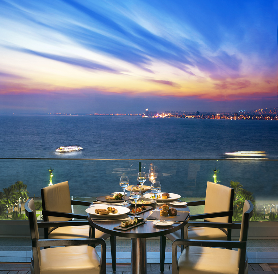 Swissotel Büyük Efes Equinox Restaurant Fotoğrafları