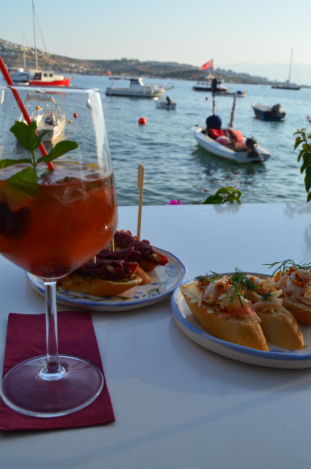 Kavala Cafe & Winehouse Fotoğrafları
