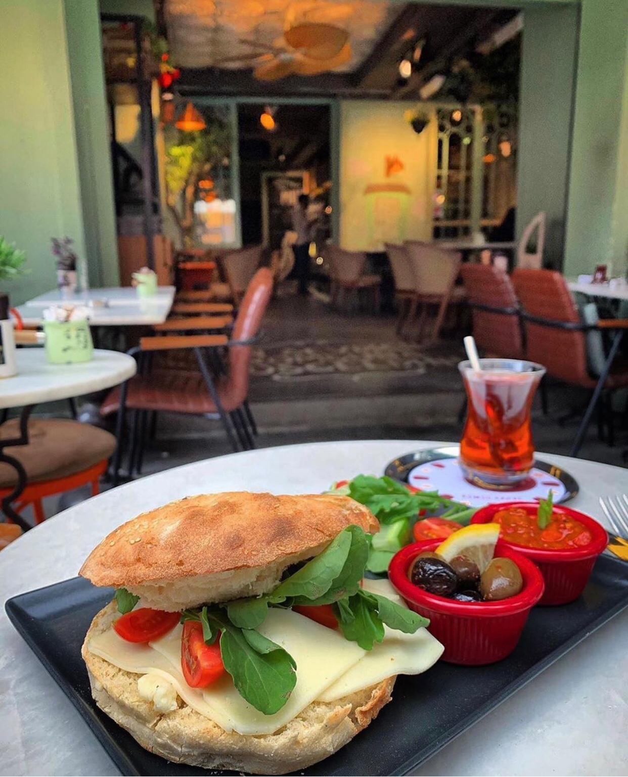 Komşu Kahve Alsancak Fotoğrafları