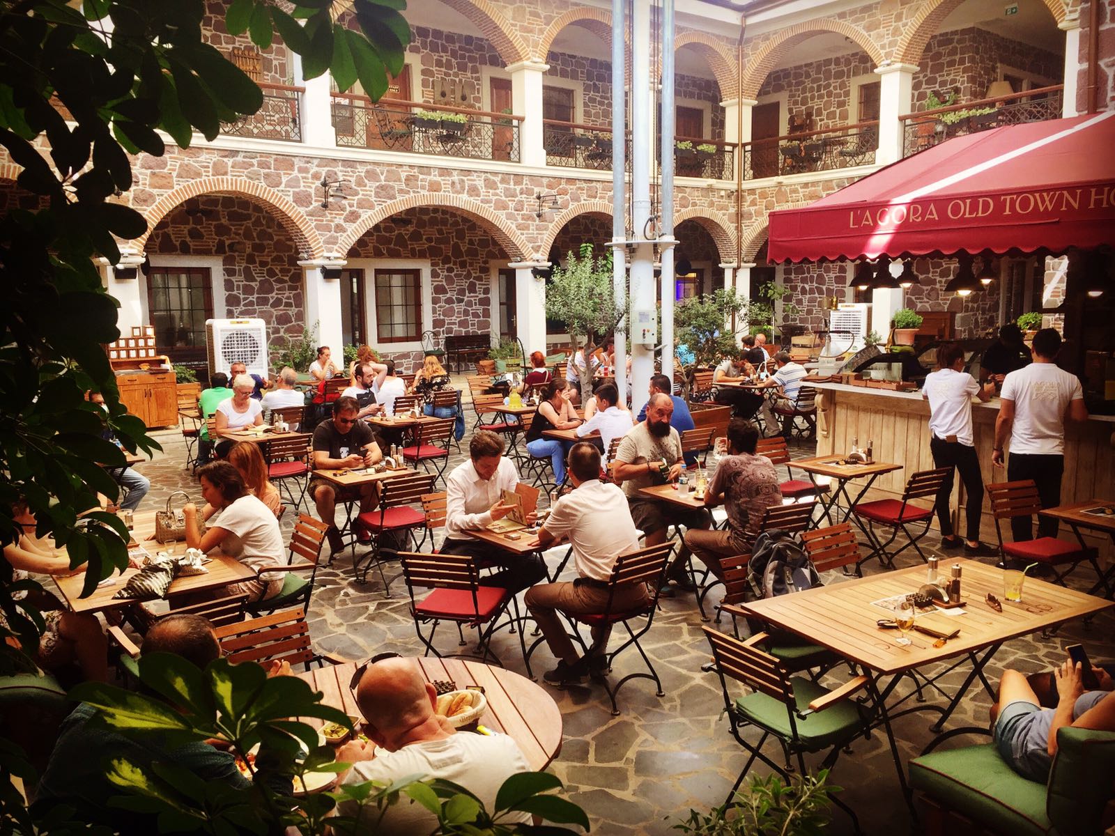 L'agora Old Town Cafe Fotoğrafları