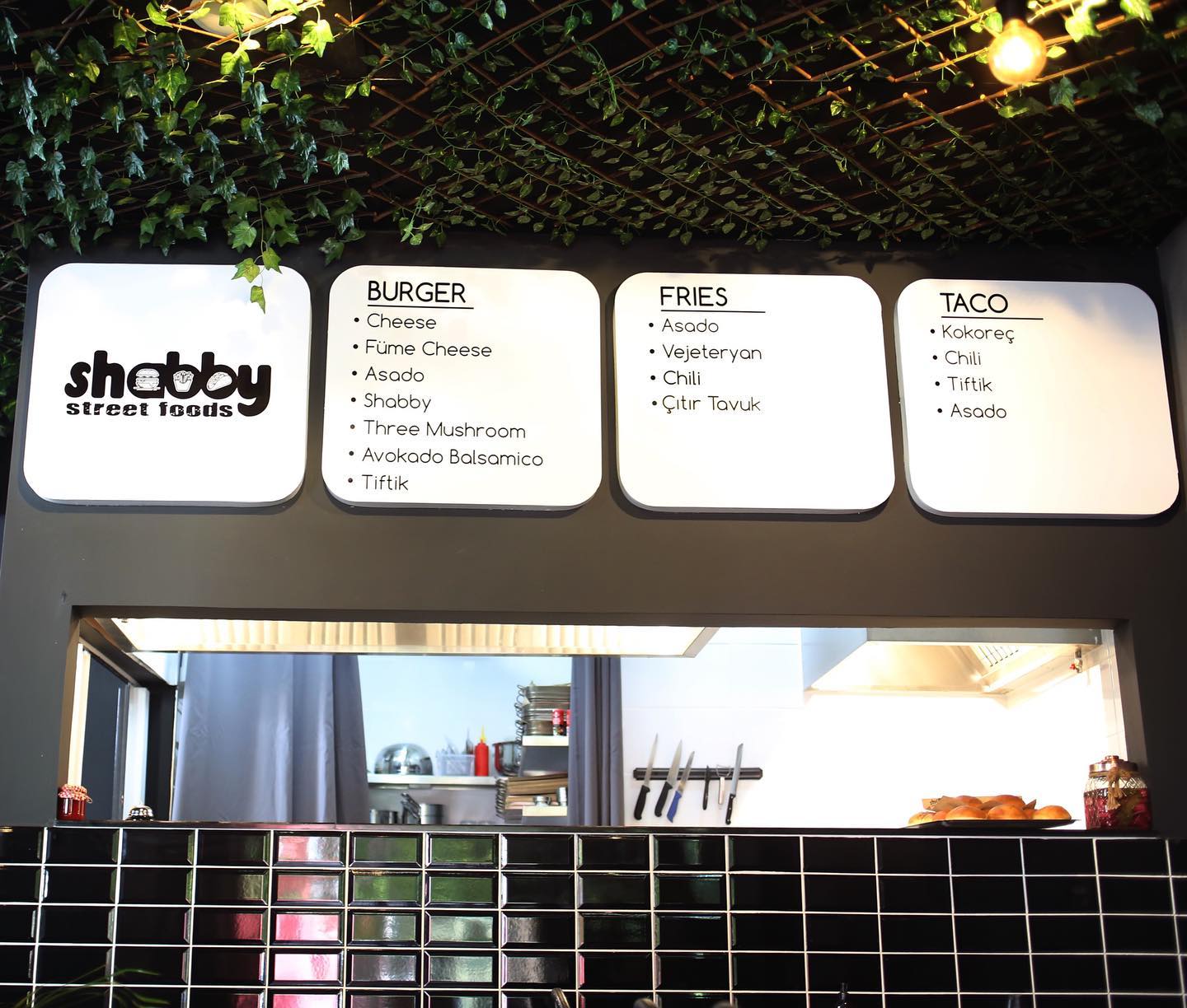 Shabby Street Foods Fotoğrafları